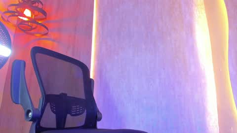 Snapshot of thaddeus_king chatting on January 7, 3:14 am thaddeus king online show from January 7, 3:14 am