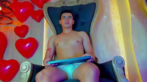 Snapshot of thaddeus_king chatting on February 15, 12:59 am thaddeus king online show from February 15, 12:59 am