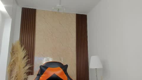 Snapshot of thais_kim chatting on April 13, 12:32 pm Sweet Thais online show from April 13, 12:32 pm