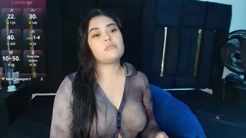 T H A I S  online show from November 21, 8:07 pm