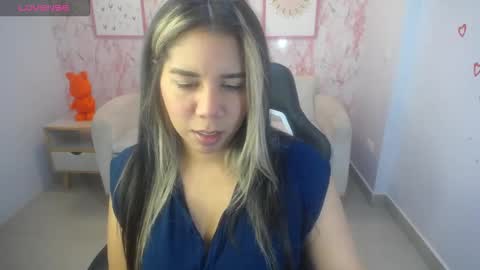 Snapshot of thalia_ch1 chatting on March 28, 1:11 pm Thalia online show from March 28, 1:11 pm