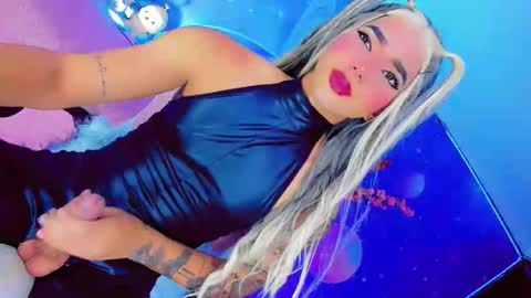 Snapshot of thalia_gil21 chatting on April 8, 11:27 pm Thalia Girl online show from April 8, 11:27 pm