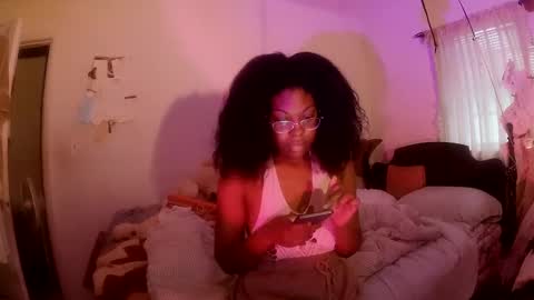 Snapshot of thaliagodiva chatting on March 9, 11:46 pm thaliagodiva online show from March 9, 11:46 pm