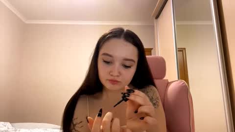 Yumi online show from March 10, 4:23 pm