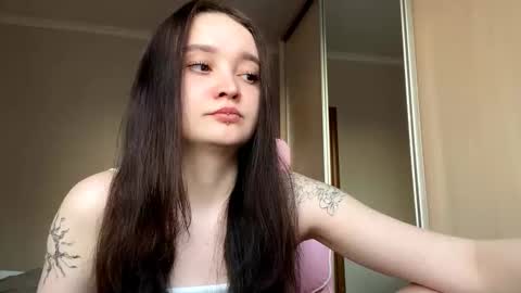 Yumi online show from March 22, 1:03 pm