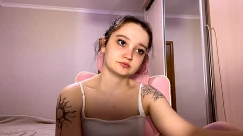 Yumi online show from March 31, 2:17 pm