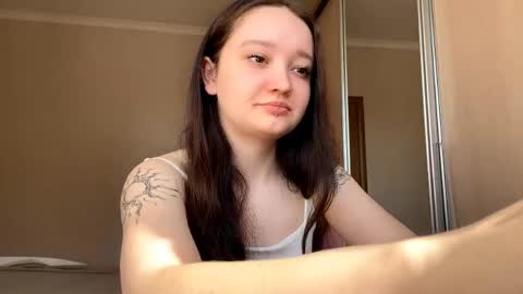 Yumi online show from April 1, 5:08 am