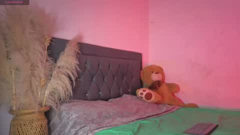 Snapshot of thalyanna_ebony chatting on June 21, 1:30 am thalyanna_ebony online show from June 21, 1:30 am