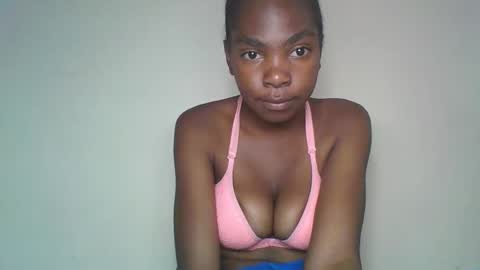 thalyra online show from April 20, 8:06 am