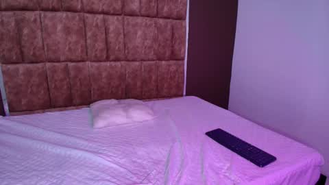 Thamara online show from October 25, 2:24 pm