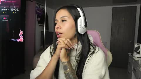 Snapshot of thamara_l11 chatting on February 8, 10:19 pm Dany online show from February 8, 10:19 pm