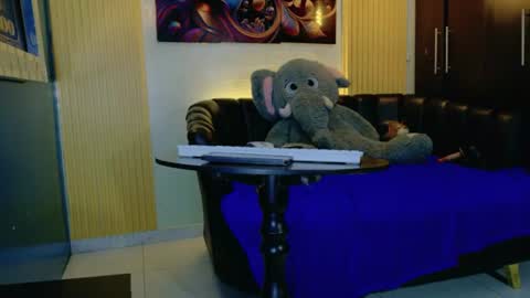 Snapshot of thamara_roberts chatting on July 24, 9:13 pm thamara_roberts online show from July 24, 9:13 pm