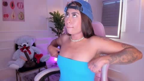 Snapshot of thamaragen_ chatting on March 6, 10:17 pm tamara gen online show from March 6, 10:17 pm