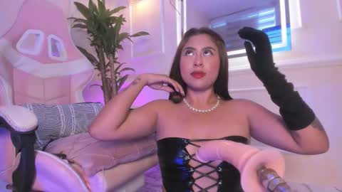 Snapshot of thamaragen_ chatting on March 10, 9:09 pm tamara gen online show from March 10, 9:09 pm