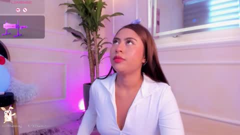 Snapshot of thamaragen_ chatting on March 16, 2:32 pm tamara gen online show from March 16, 2:32 pm