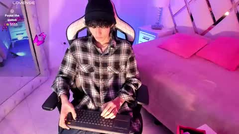 thanier_18 online show from February 19, 7:32 pm