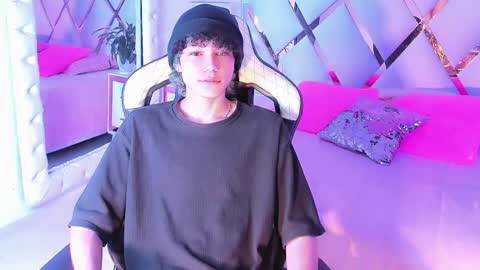 thanier_18 online show from February 27, 7:36 pm