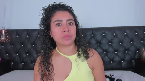 Snapshot of thara_webstter chatting on December 28, 2:53 pm thara webstter online show from December 28, 2:53 pm