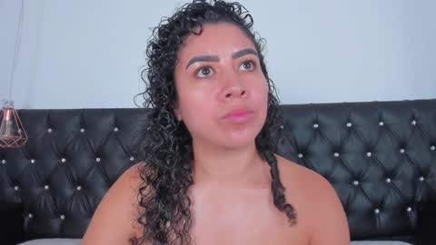 Snapshot of thara_webstter chatting on December 31, 2:47 pm thara webstter online show from December 31, 2:47 pm