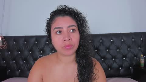 Snapshot of thara_webstter chatting on January 8, 11:32 am thara webstter online show from January 8, 11:32 am
