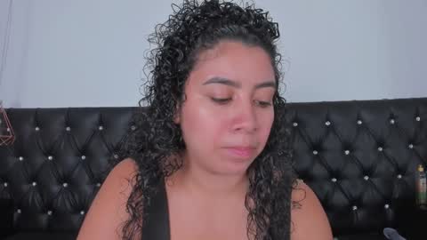 Snapshot of thara_webstter chatting on January 16, 2:51 pm thara webstter online show from January 16, 2:51 pm