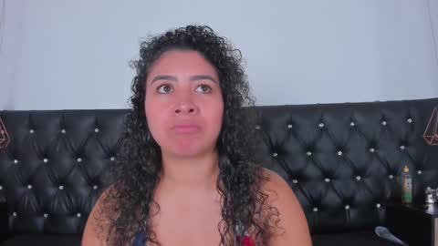 Snapshot of thara_webstter chatting on January 17, 2:39 pm thara webstter online show from January 17, 2:39 pm