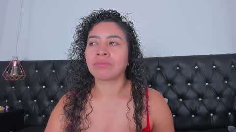 Snapshot of thara_webstter chatting on January 18, 2:55 pm thara webstter online show from January 18, 2:55 pm