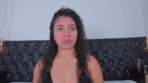 Snapshot of thara_webstter chatting on February 3, 11:31 am thara webstter online show from February 3, 11:31 am
