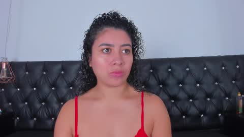 Snapshot of thara_webstter chatting on February 12, 11:40 am thara webstter online show from February 12, 11:40 am