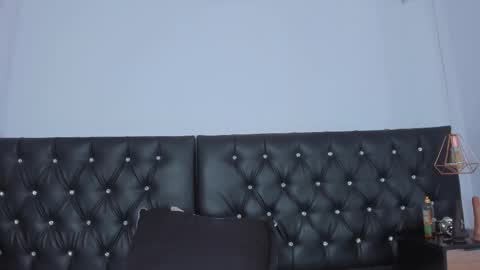 Snapshot of thara_webstter chatting on March 1, 11:39 am thara webstter online show from March 1, 11:39 am