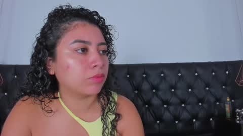 Snapshot of thara_webstter chatting on March 11, 11:44 am thara webstter online show from March 11, 11:44 am