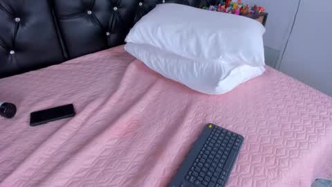 thara webstter online show from October 31, 4:19 pm