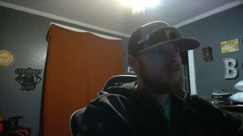 Snapshot of thatbigdickguy67426488 chatting on January 18, 1:41 am thatbigdickguy67426488 online show from January 18, 1:41 am