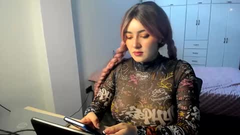   online show from March 3, 2:26 pm