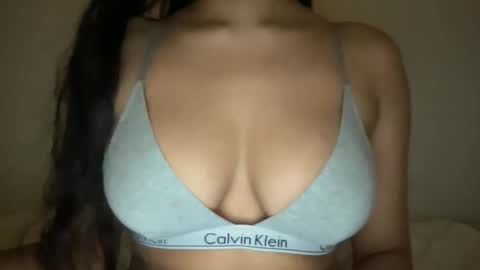 Snapshot of thatgirlmelanie chatting on March 1, 3:52 am Melanie online show from March 1, 3:52 am