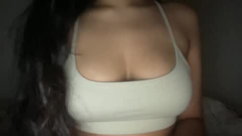 Snapshot of thatgirlmelanie chatting on March 4, 4:18 am Melanie online show from March 4, 4:18 am