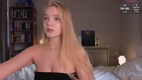 Alice online show from June 25, 3:49 pm
