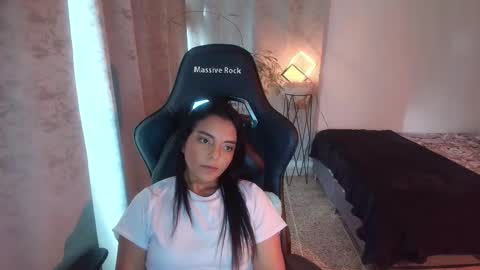 Paola online show from February 16, 9:00 pm