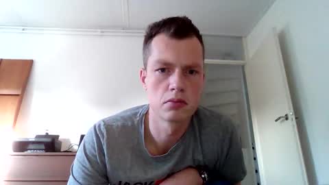 Snapshot of the___rocky200 chatting on November 17, 12:11 pm Dennis online show from November 17, 12:11 pm