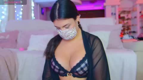 Snapshot of the__sabenna chatting on April 13, 3:17 pm Madina online show from April 13, 3:17 pm