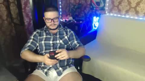 Snapshot of the_avengersgth chatting on September 28, 2:17 am thor lord online show from September 28, 2:17 am