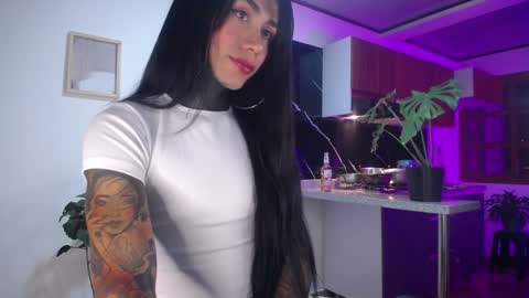 Snapshot of the_best_fox chatting on December 25, 1:42 am the girl of your dreams online show from December 25, 1:42 am