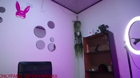 Snapshot of the_best_fox chatting on March 2, 7:23 pm the girl of your dreams online show from March 2, 7:23 pm