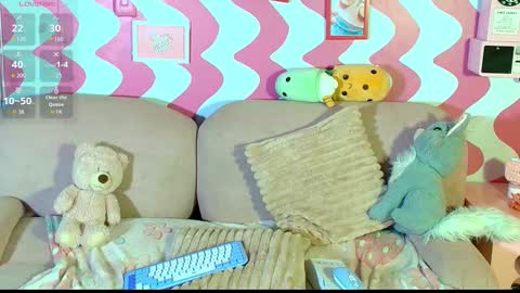 Snapshot of the_girl_with_the_red_hai chatting on February 9, 3:32 am zoe online show from February 9, 3:32 am