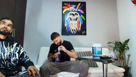 SCOTT  THEO  KAMERON  GENDERSON online show from December 4, 1:14 am