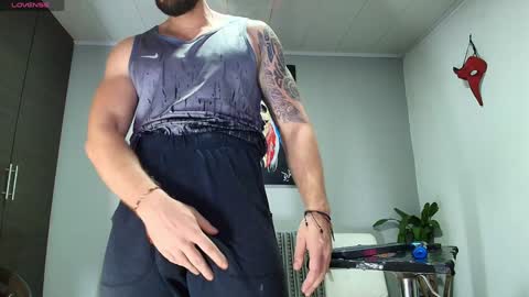 SCOTT  THEO  KAMERON  GENDERSON online show from December 6, 12:12 am