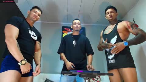 SCOTT  THEO  KAMERON  GENDERSON online show from December 7, 12:08 am