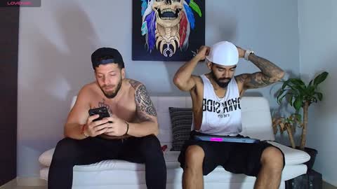 SCOTT  THEO  KAMERON  GENDERSON online show from December 17, 4:12 am