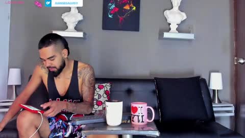 SCOTT  THEO  KAMERON  GENDERSON online show from February 5, 1:22 pm