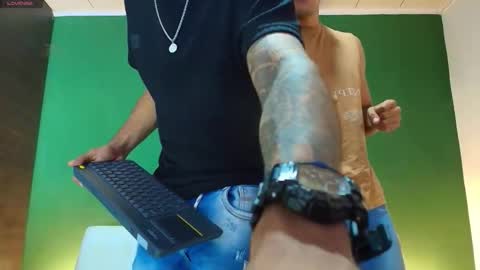 SCOTT  THEO  KAMERON  GENDERSON online show from September 27, 1:10 am